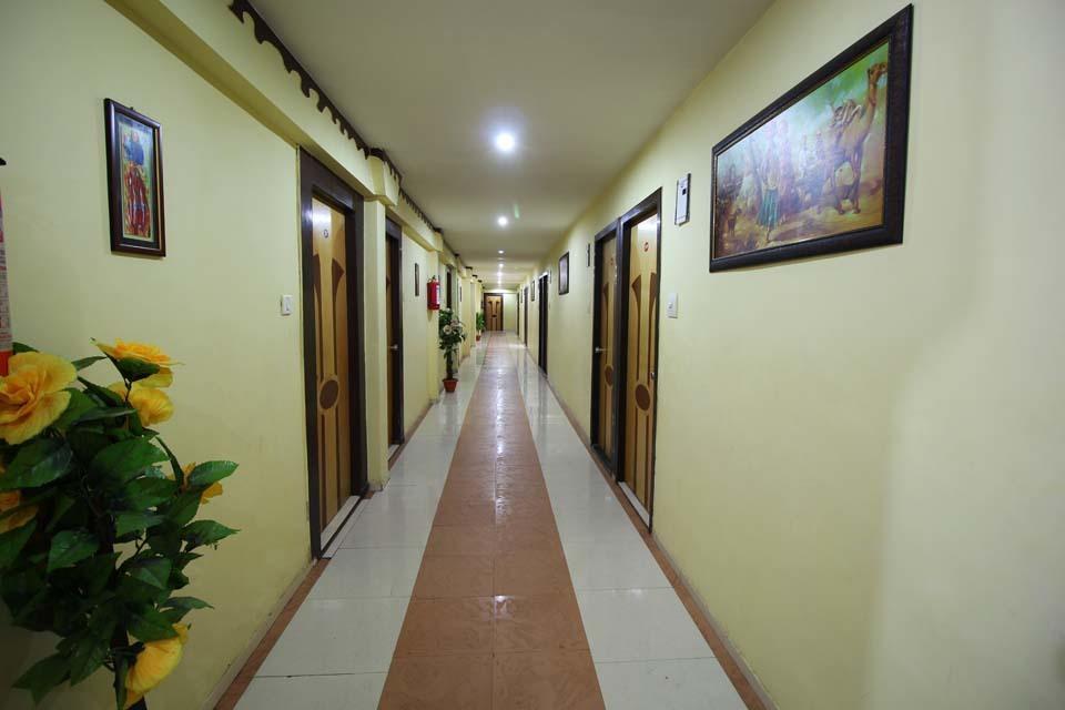 Hotel Ratnadeep Ahmedabad Exterior foto